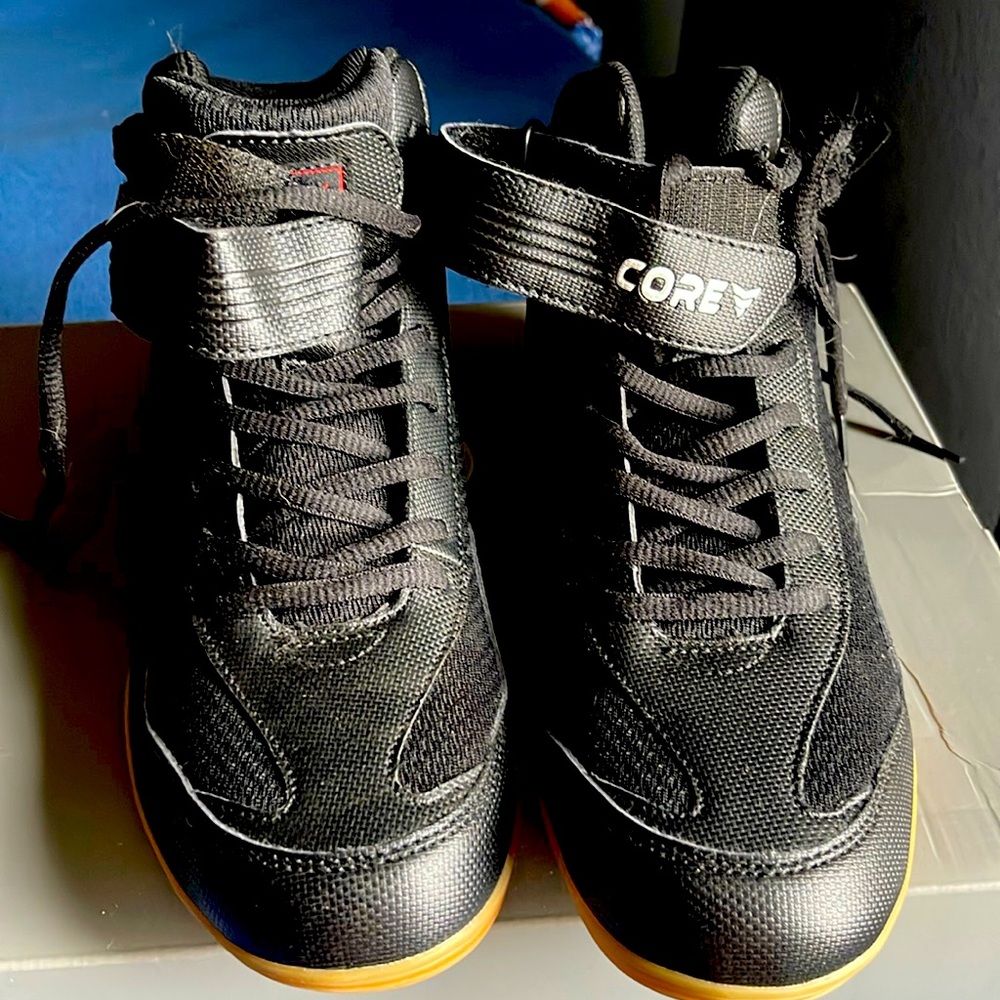 Core wrestling shoes